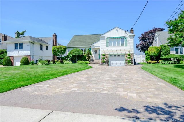 311 Blackheath Road, Lido Beach, NY 11561