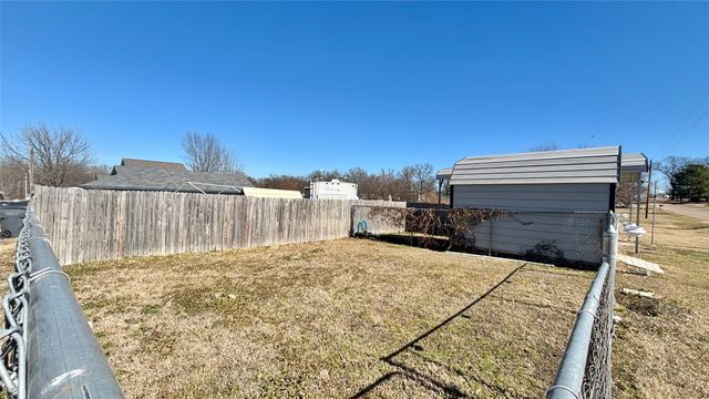 433 Holiday Village Drive, Quitman, TX 75783