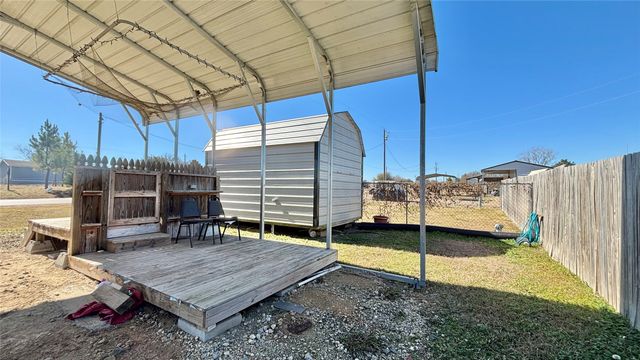 433 Holiday Village Drive, Quitman, TX 75783