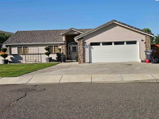 2614 Ficus, West Richland, WA 99353