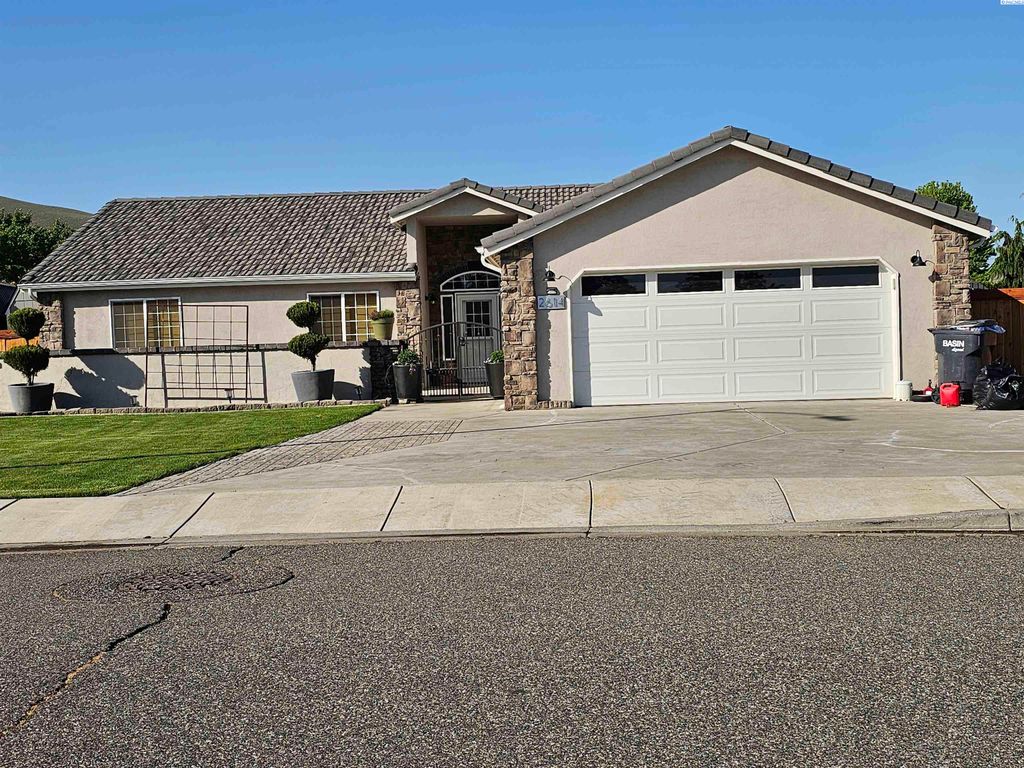 2614 Ficus, West Richland, WA 99353