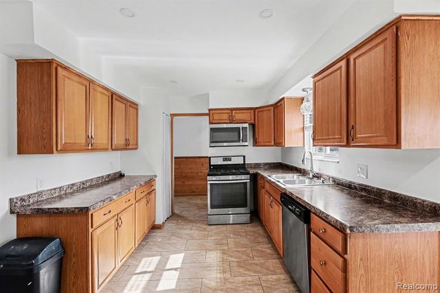 12260 De Grove Drive, Sterling Heights, MI 48312