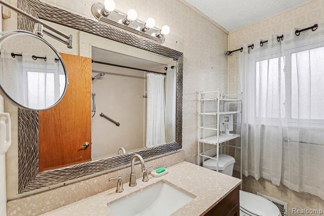 12260 De Grove Drive, Sterling Heights, MI 48312