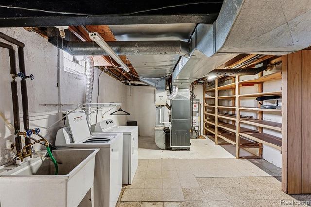 12260 De Grove Drive, Sterling Heights, MI 48312