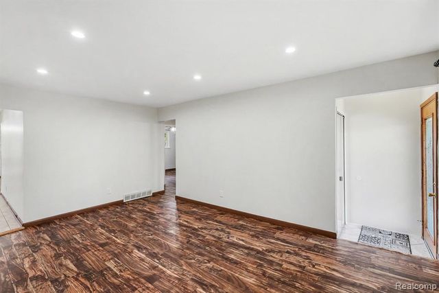 12260 De Grove Drive, Sterling Heights, MI 48312