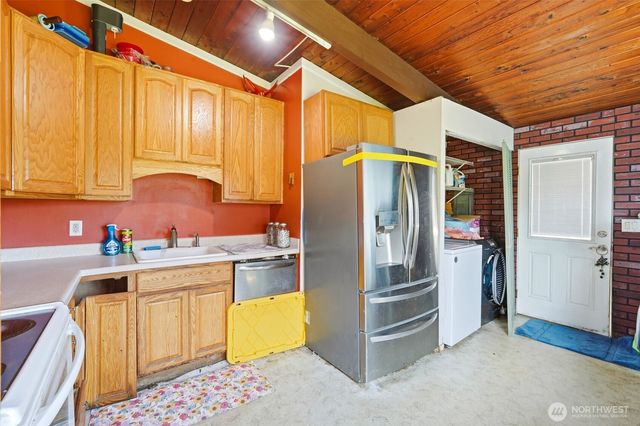 4207 225th Street SW, Mountlake Terrace, WA 98043