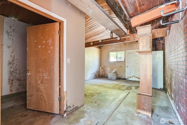 4207 225th Street SW, Mountlake Terrace, WA 98043