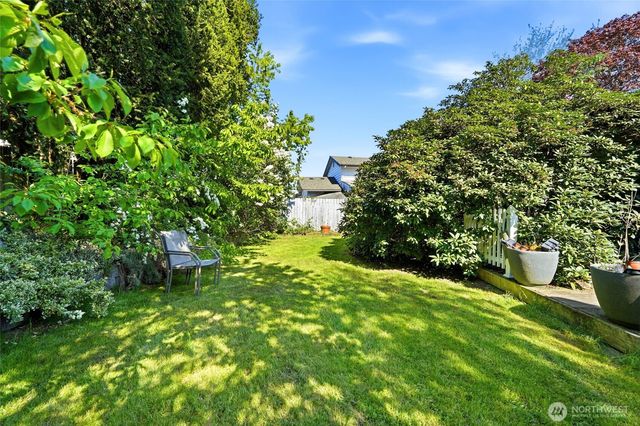 4207 225th Street SW, Mountlake Terrace, WA 98043