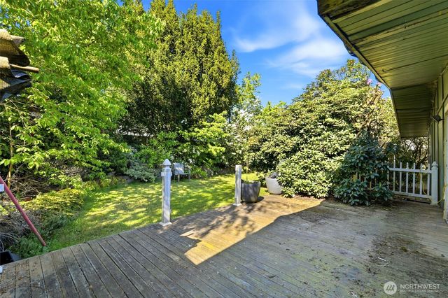 4207 225th Street SW, Mountlake Terrace, WA 98043
