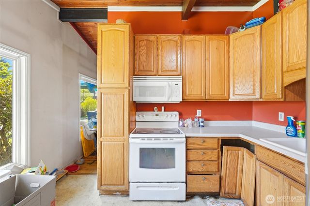 4207 225th Street SW, Mountlake Terrace, WA 98043