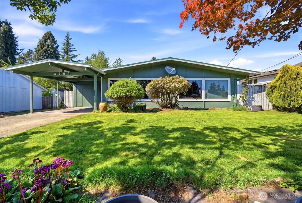 4207 225th Street SW, Mountlake Terrace, WA 98043