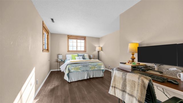 6711 Brentwood Drive NE, Cedar Rapids, IA 52402