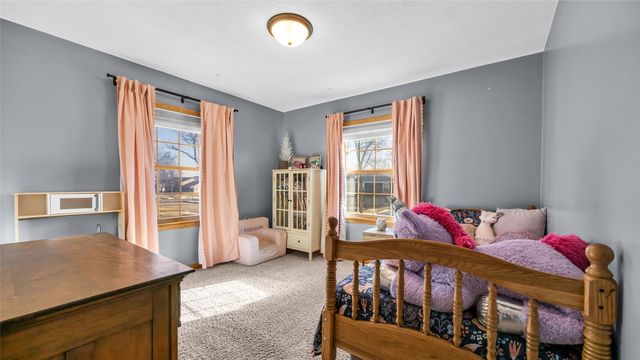 6711 Brentwood Drive NE, Cedar Rapids, IA 52402