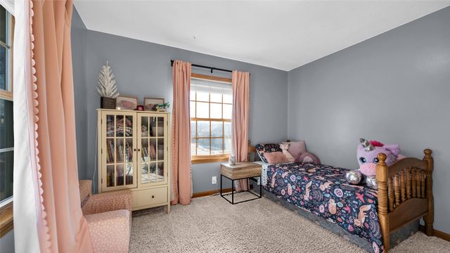 6711 Brentwood Drive NE, Cedar Rapids, IA 52402