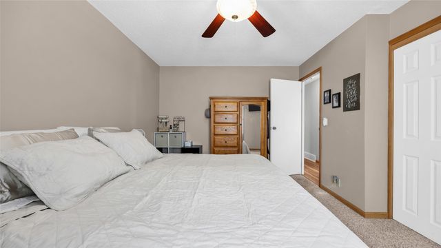 6711 Brentwood Drive NE, Cedar Rapids, IA 52402