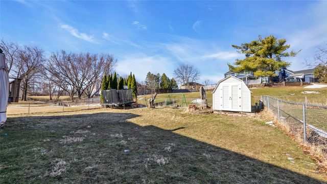 6711 Brentwood Drive NE, Cedar Rapids, IA 52402