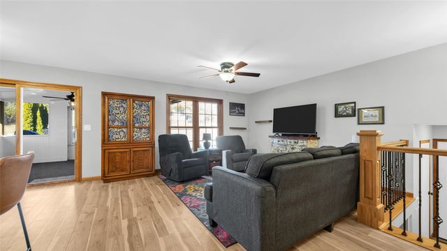 6711 Brentwood Drive NE, Cedar Rapids, IA 52402