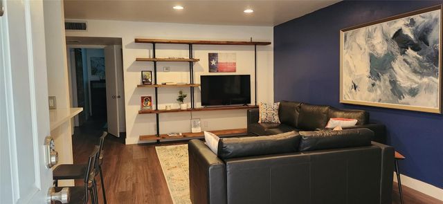 1240 Barton Hills DR 102, Austin, TX 78704