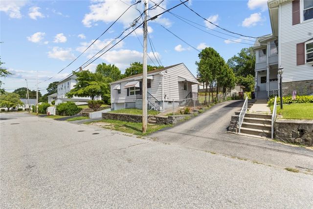 26 kenwood Street, Woonsocket, RI 02895