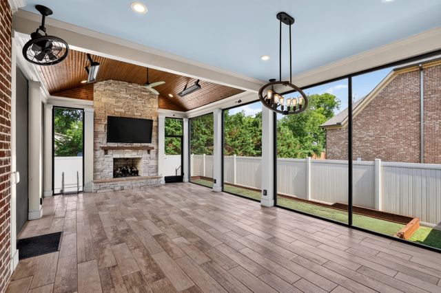 2727 Wynthrope Hall Dr, Murfreesboro, TN 37129