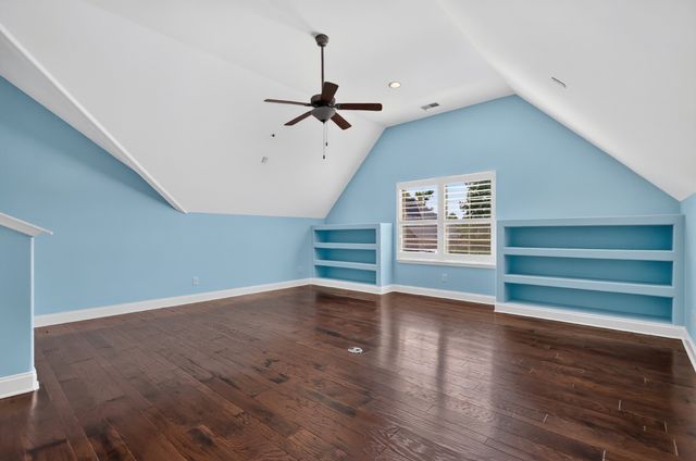 2727 Wynthrope Hall Dr, Murfreesboro, TN 37129