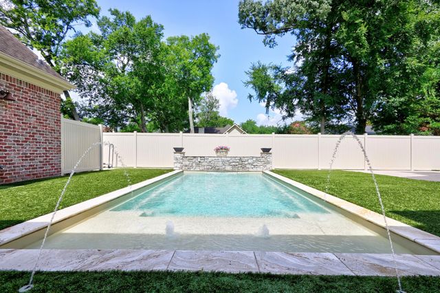 2727 Wynthrope Hall Dr, Murfreesboro, TN 37129