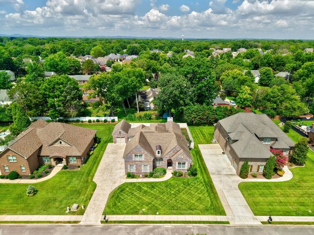 2727 Wynthrope Hall Dr, Murfreesboro, TN 37129