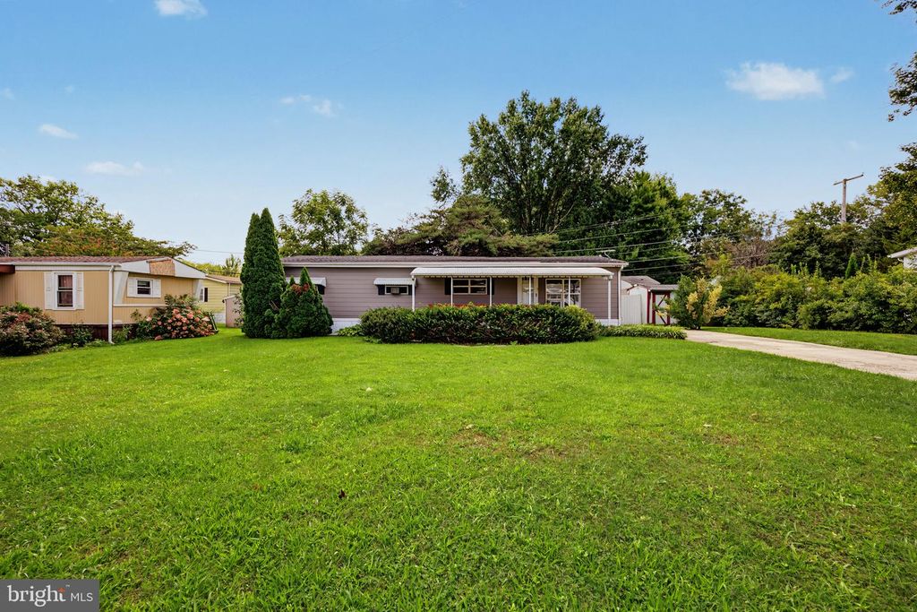 511 WRIGHTSTOWN SYKESVILLE RD #164, WRIGHTSTOWN, NJ 08562 — exterior
