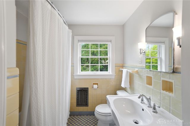 1015 Laurelwood Road, Kettering, OH 45409