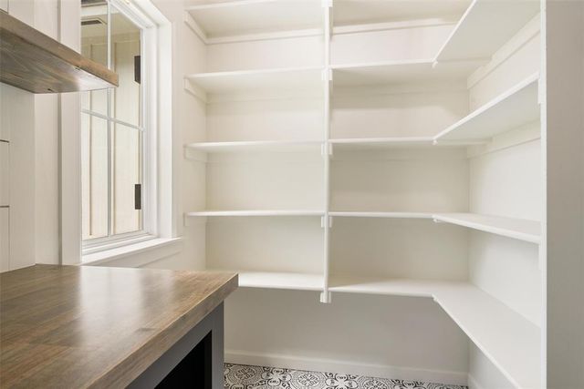 10140 Oakwood Drive, Edmond, OK 73025