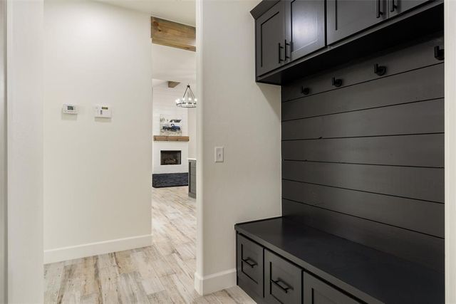 10140 Oakwood Drive, Edmond, OK 73025