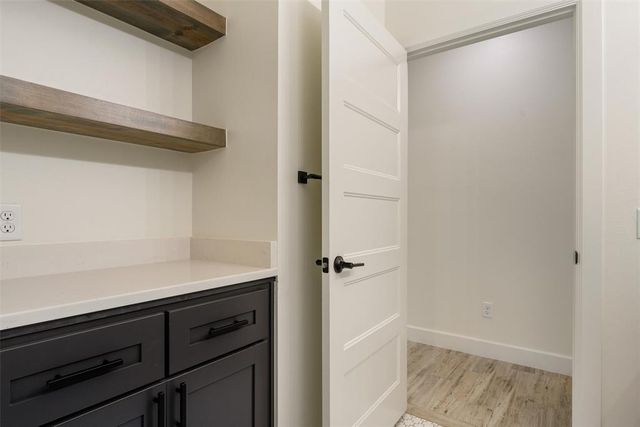 10140 Oakwood Drive, Edmond, OK 73025