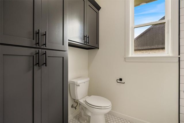 10140 Oakwood Drive, Edmond, OK 73025