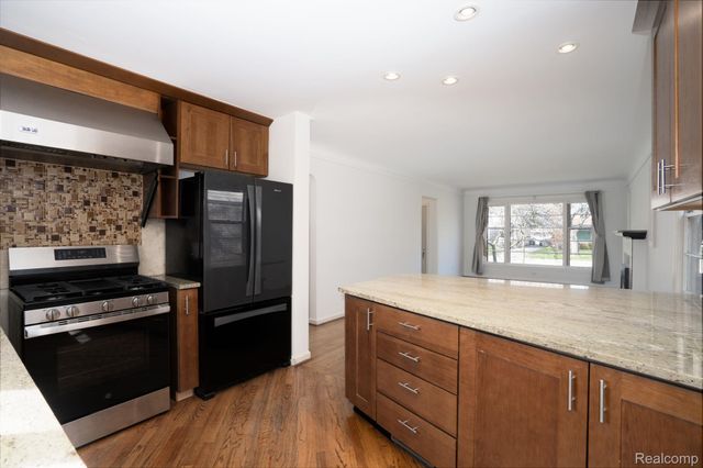 21184 Norwood Drive, Harper Woods, MI 48225