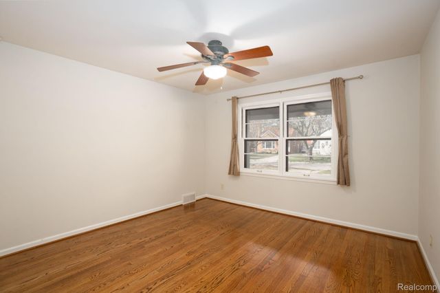 21184 Norwood Drive, Harper Woods, MI 48225