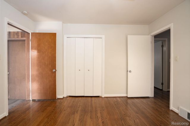 21184 Norwood Drive, Harper Woods, MI 48225