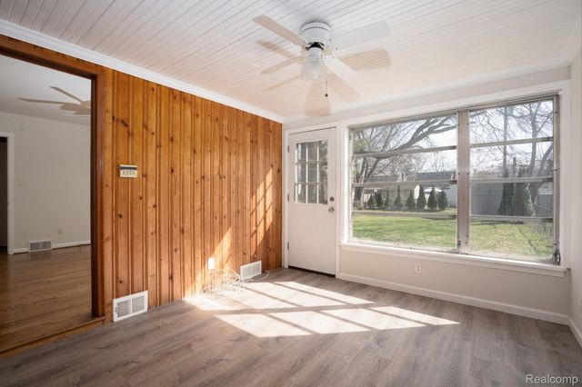 21184 Norwood Drive, Harper Woods, MI 48225