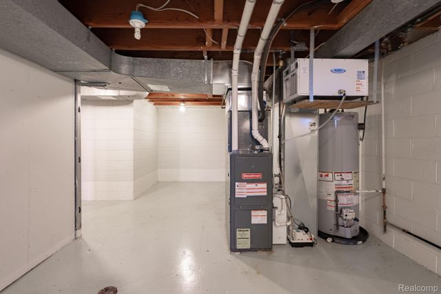 21184 Norwood Drive, Harper Woods, MI 48225