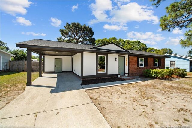 5925 Richfield Avenue, Hope Mills, NC 28348
