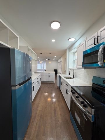 8040 S Rhodes Avenue 1, Chicago, IL 60619