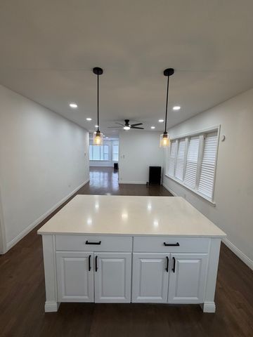 8040 S Rhodes Avenue 1, Chicago, IL 60619