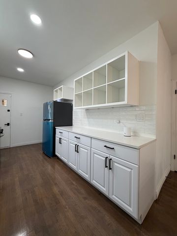 8040 S Rhodes Avenue 1, Chicago, IL 60619