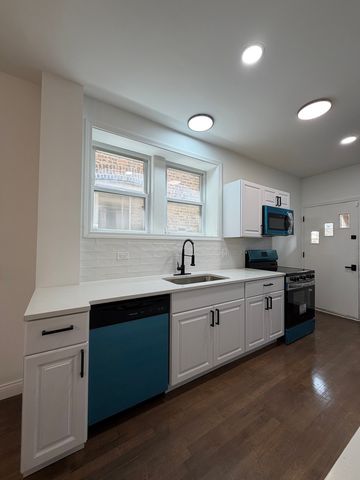 8040 S Rhodes Avenue 1, Chicago, IL 60619