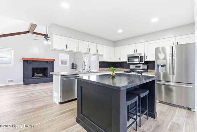 4526 Sandhill Rd, Louisville, KY 40219