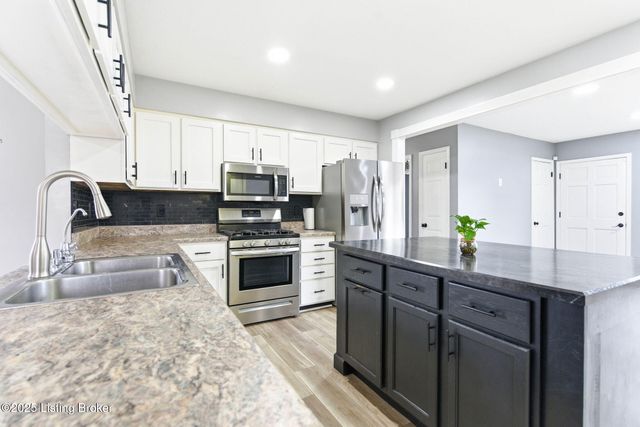 4526 Sandhill Rd, Louisville, KY 40219