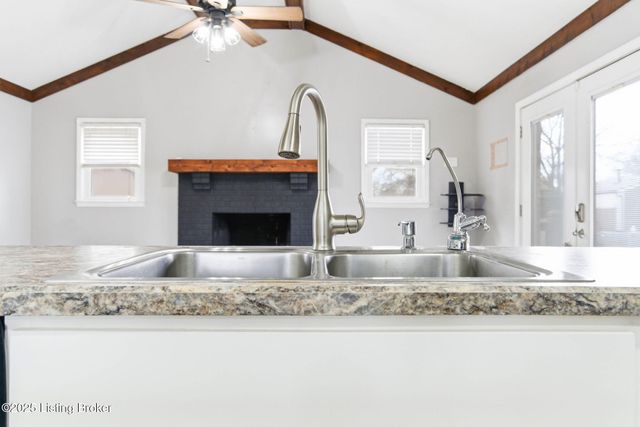 4526 Sandhill Rd, Louisville, KY 40219