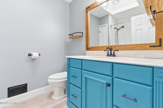 4526 Sandhill Rd, Louisville, KY 40219