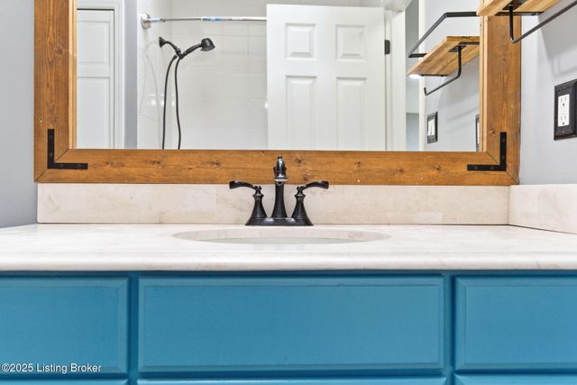 4526 Sandhill Rd, Louisville, KY 40219