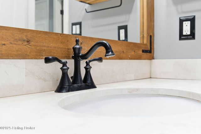 4526 Sandhill Rd, Louisville, KY 40219