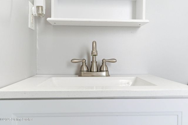 4526 Sandhill Rd, Louisville, KY 40219